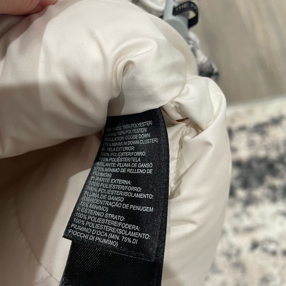 The North Face Women’s Puffer Vest - Picture 6 of 7